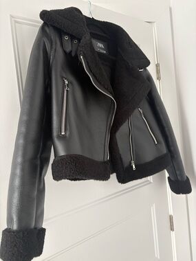 Zara Black Faux Leather Sherpa-Lined Biker Jacket CROPPED